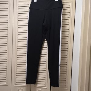 PINK Victoria's Secret Black and White Leggings